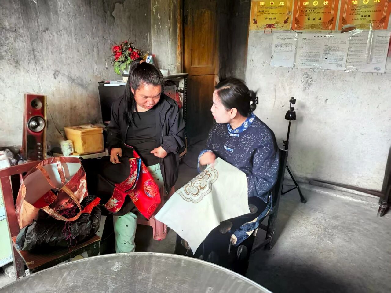 【高质量发展·代表在行动】丹寨：匠心传承非遗技艺 履职绘就共富画卷丨记贵州省第十四届人大代表 张义苹